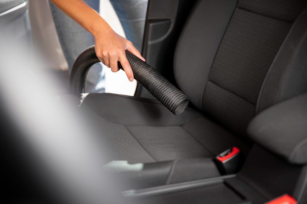 Cum să îți îngrijești tapiseria auto: Sfaturi utile