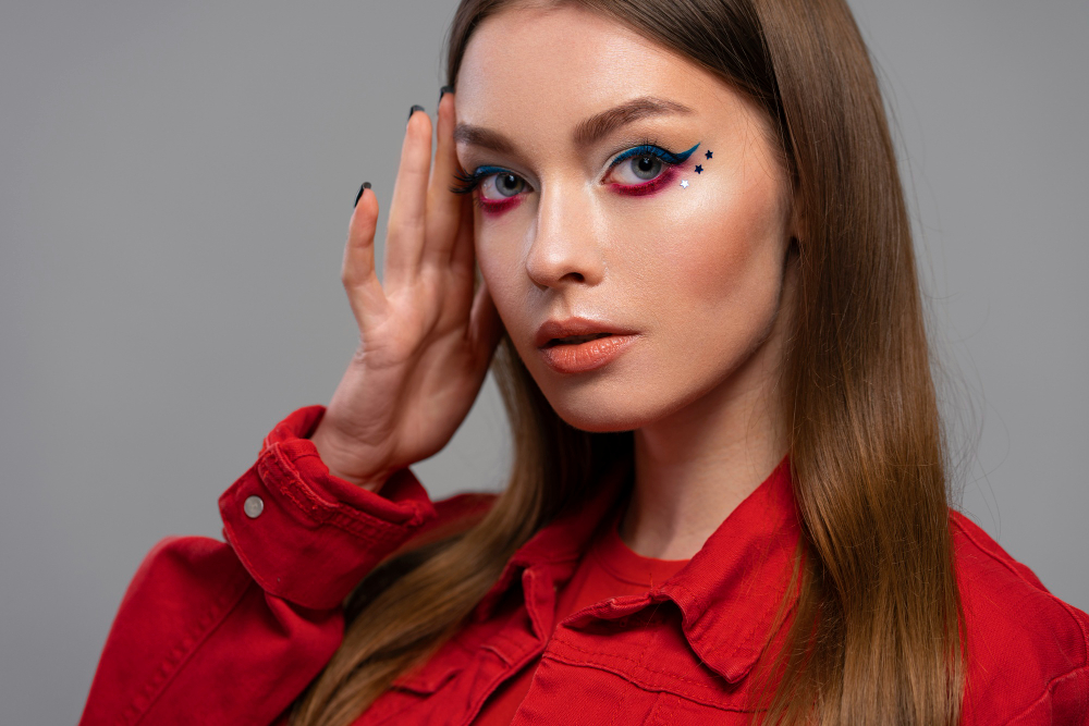 Machiajul ochilor în tendințe: culori și tehnici pentru 2025