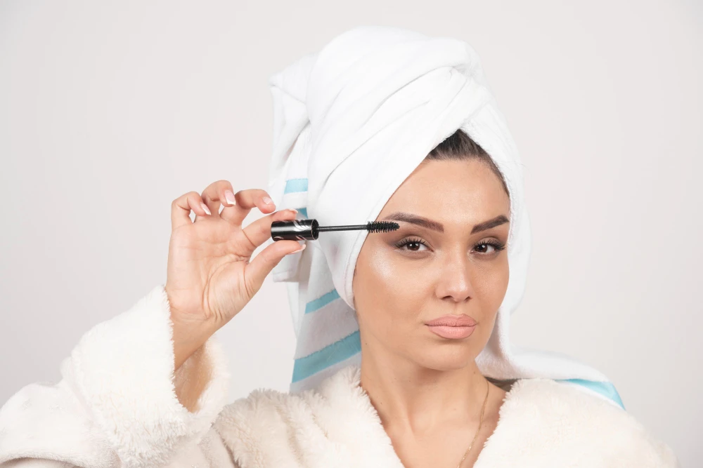 Creion, gel sau pomadă: Produsele pentru sprâncene explicate simplu